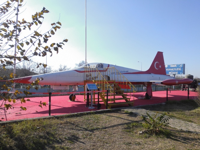 Истребитель-бомбардировщик “Convair NF-5A Turkish Star”